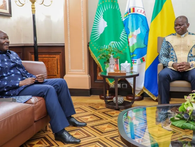 Brice Clotaire Oligui Nguema, président du Gabon et Henri Claude Oyima, PDG de BGFI Bank