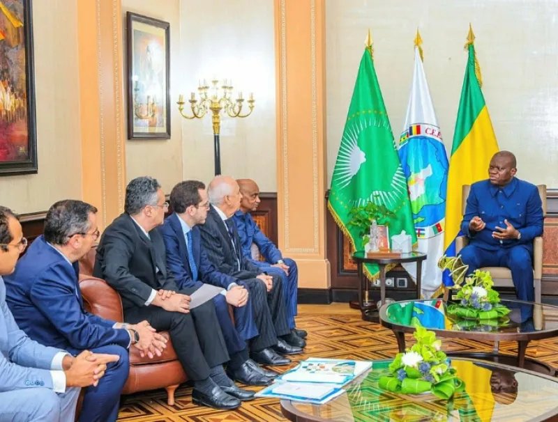 Brice Clotaire Oligui Nguema, président du Gabon et les représentants du groupe Cimaf