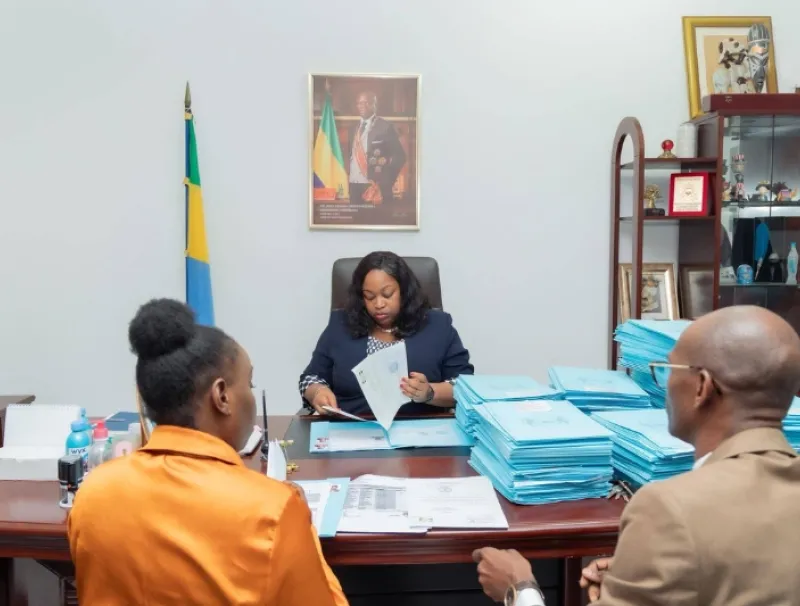 Camelia Ntoutoume-Leclerq, ministre de l'éducation nationale