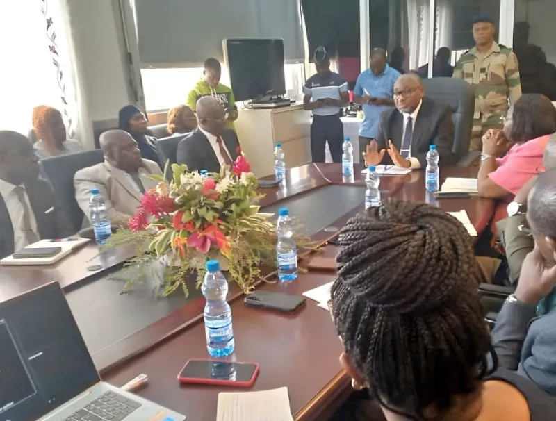 Charles Edgar Mombo, ministre de l'enseignement supérieur