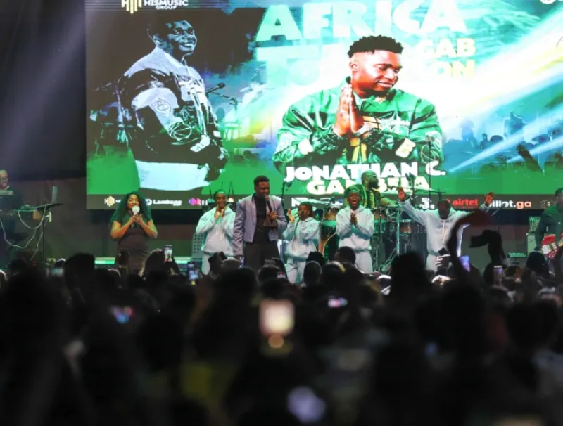 Vue du concert de Jonathan C. Gambela à Akanda