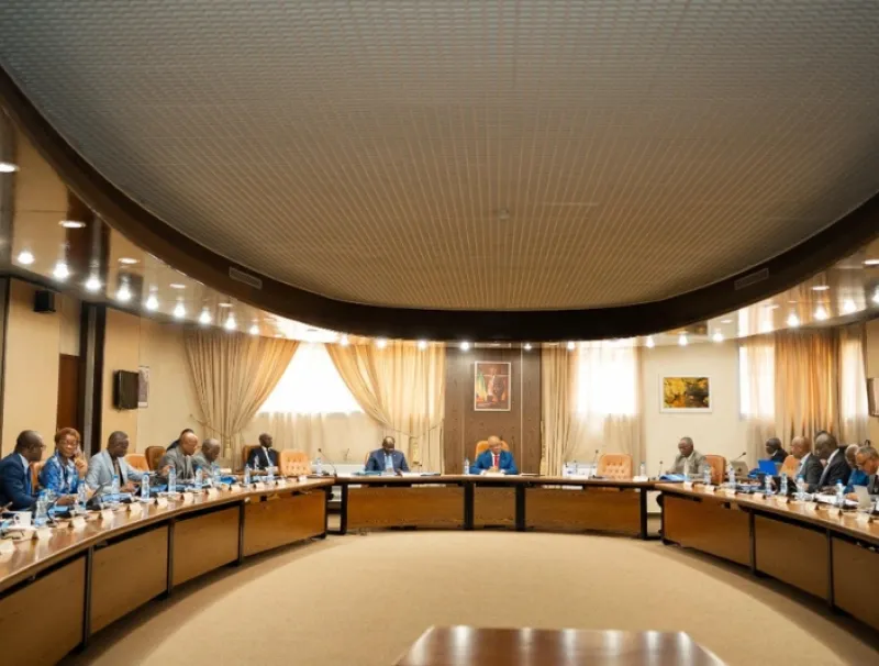 Les membres du gouvernement en plein travaux.