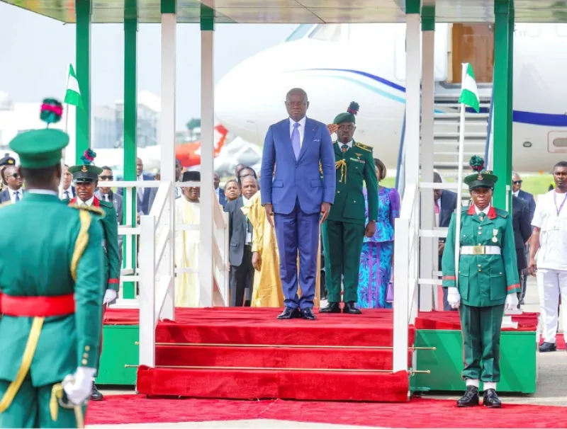 Le président de la République, Brice Clotaire Oligui Nguema, à son arrivée à Abuja. © DR