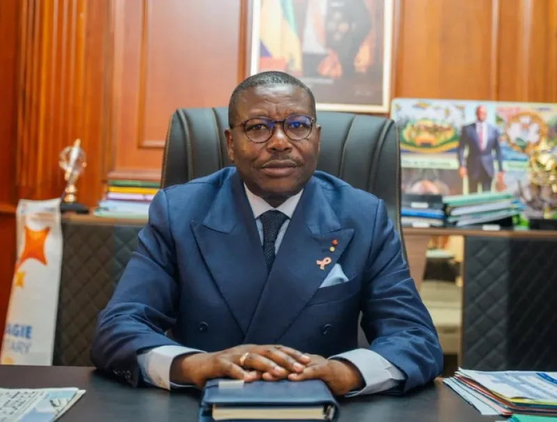 Edgard Moukoumbi, ministre des Travaux publics 
