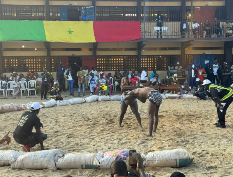 Lutteurs Sénégalais à la fête des cultures au Gabon