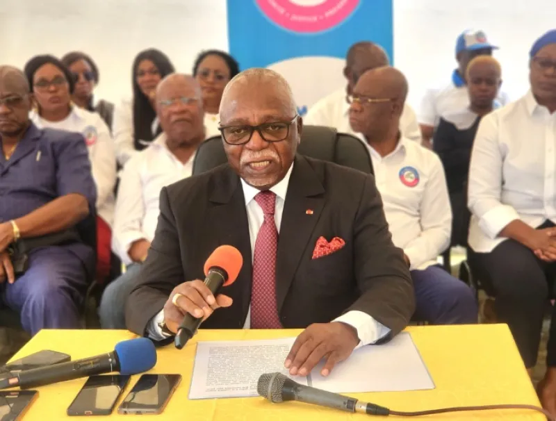 Rentrée politique des Démocrates : le président du parti, Guy Nzouba Ndama, lors de son propos