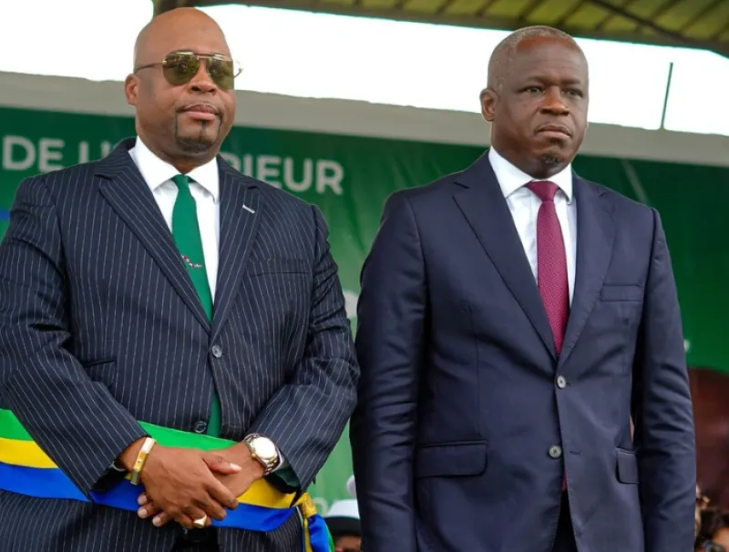 M.Hermann IMMONGAULT , Ministre de l’Intérieur de la Sécurité et de la Décentralisation et M.Pascal HOUANGNI AMBOUROUET, Président du Conseil Municipal de Port-Gentil