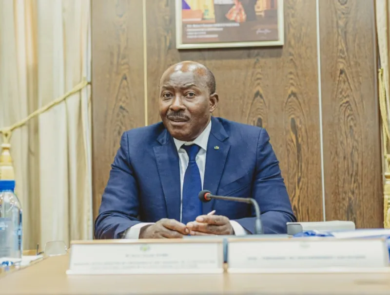 Henri-Claude Oyima, Ministre d'État de l'Économie, des Finances,de la Dette et des Participations, vice-président du gouvernement par intérim