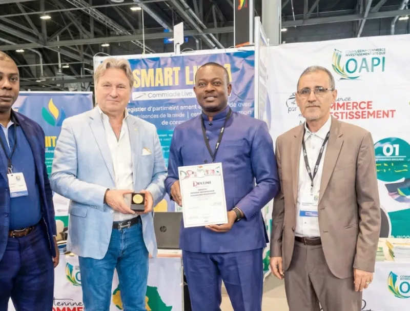 Les inventeurs gabonais lors du Salon à Genève, en Suisse