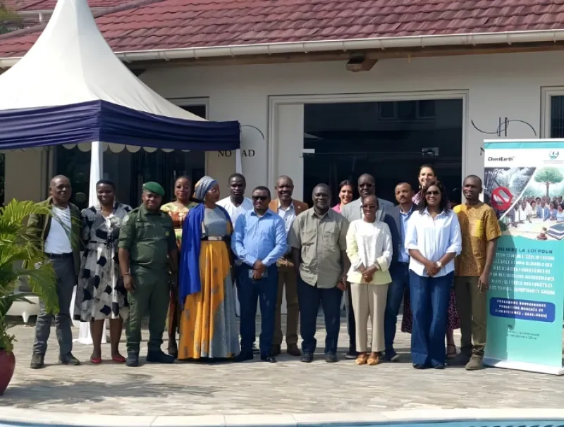 Photo de famille après le lancement du projet FGMC2