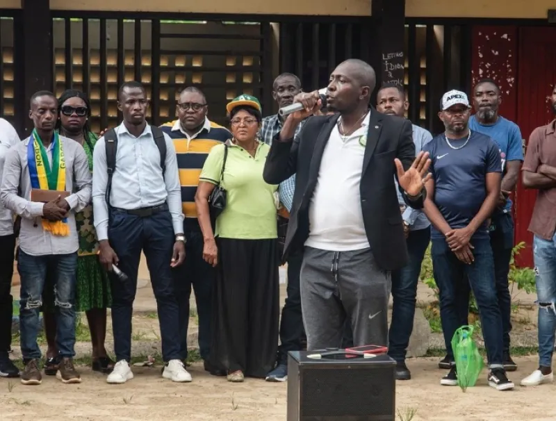 Membres du collectif "SOS Éducation"