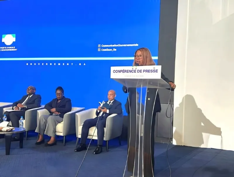 Les membres du gouvernement lors de la conférence de presse