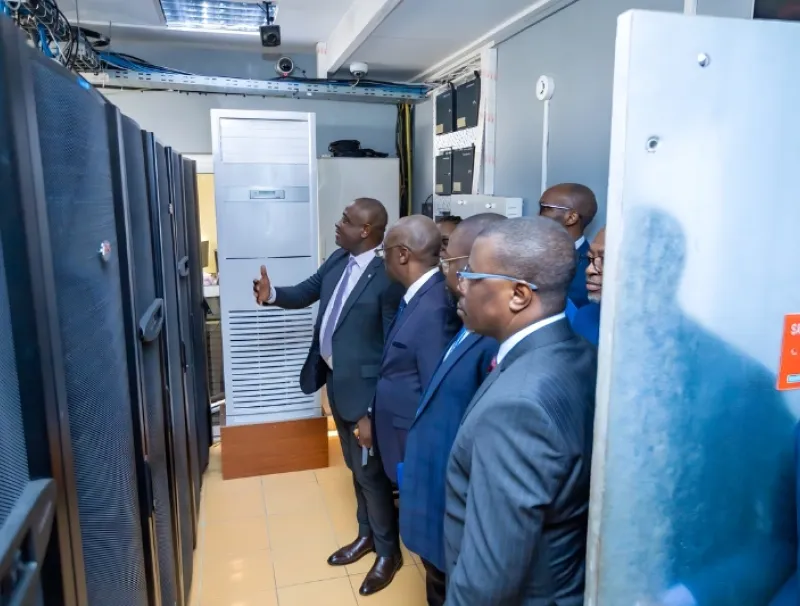 Les ministres Thierry Minko et Marc Abeghe