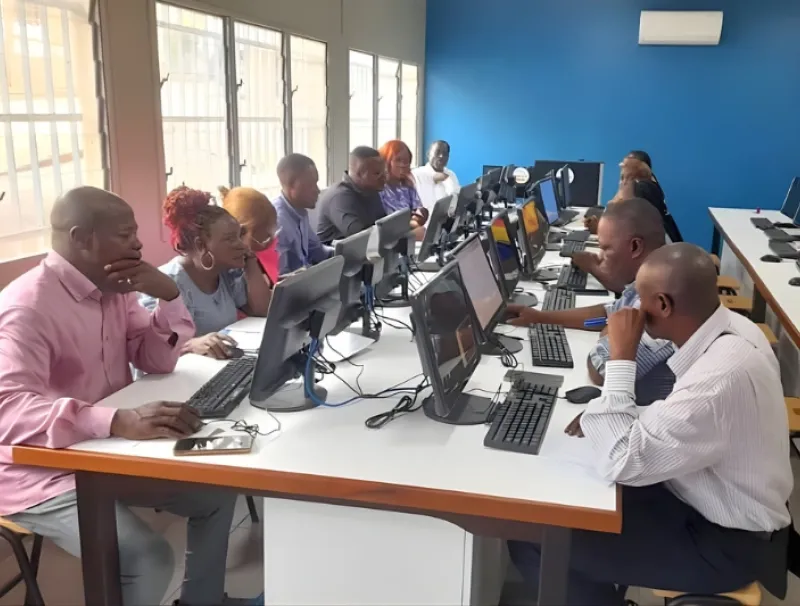 Vue du personnel ATOS de l’INSG en formation sur le numérique