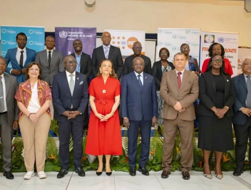 Les officiels, hier après l’ouverture de l’atelier