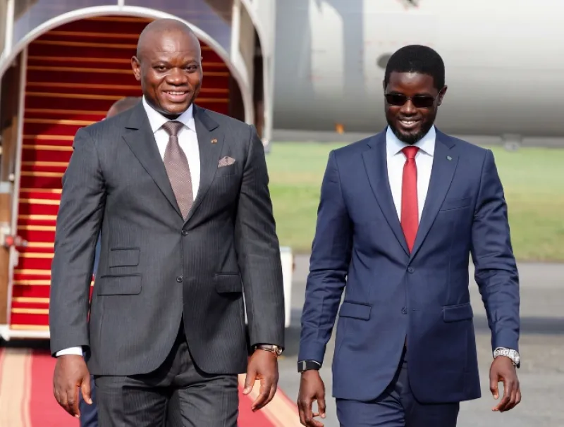 Brice Clotaire Oligui Nguema, président du Gabon et Bassirou Diomaye Faye, président du Sénégal