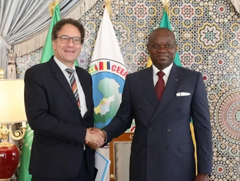 Brice Clotaire Oligui Nguema, président du Gabon et Fabrice Mauriès, Ambassadeur et Haut Représentant de la France près la République gabonaise