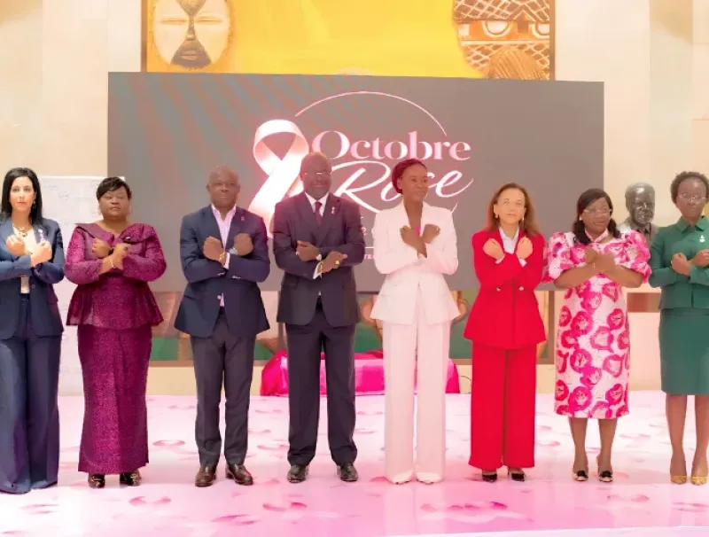 Quelques officiels à l’ouverture de la campagne “Octobre rose” au palais Léon-Mba, siège de l’Assemblée nationale.