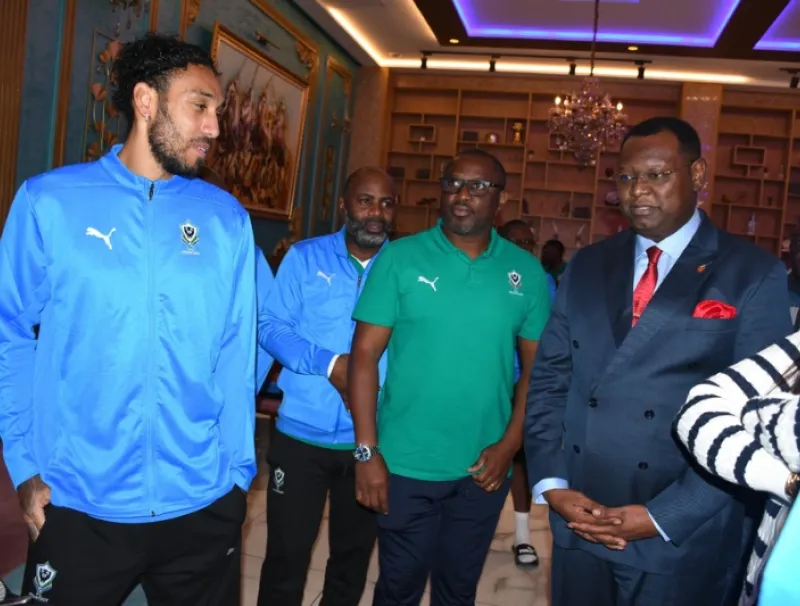 SEM Abdelaziz Branly Oupolo aux côtés des Panthères