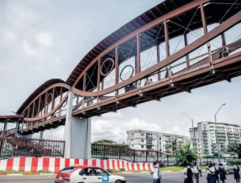 Passerelle lycée léon Mba