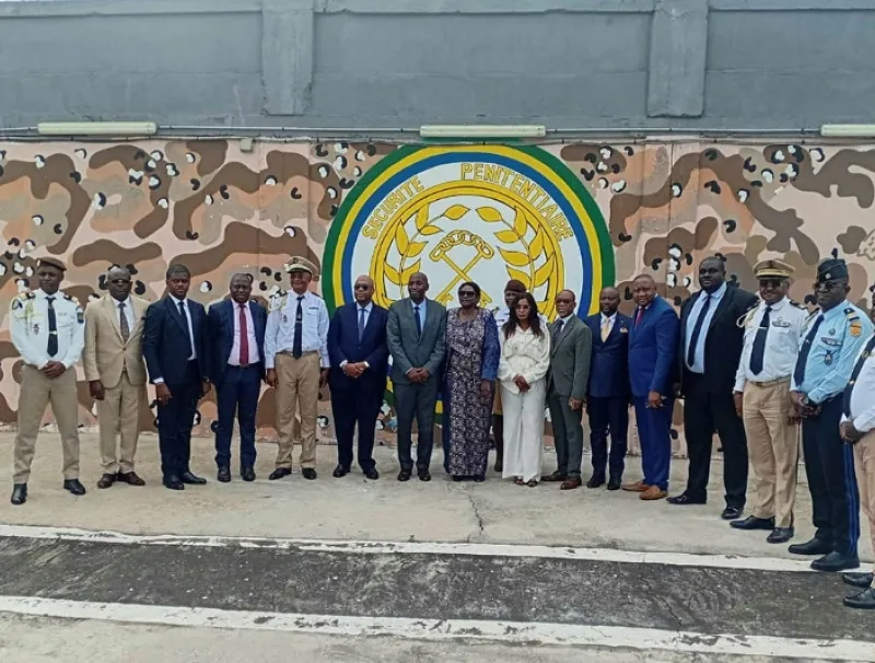 Augustin Emane, ministre de la justice en visite à la prison centrale de Port-Gentil