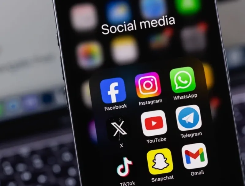 Interdiction des réseaux sociaux aux moins de 15 ans en France