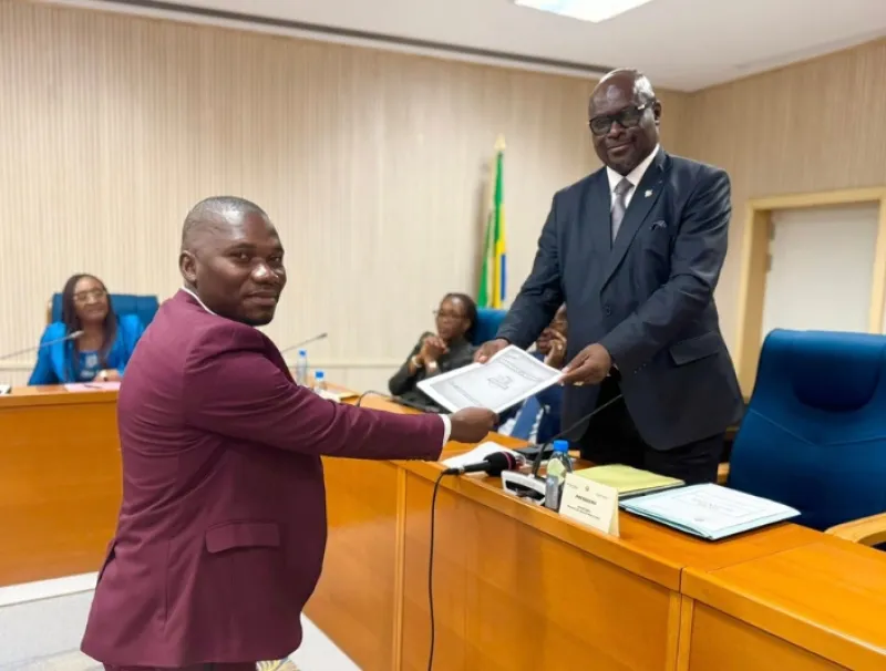 Regis Onanga Ndiaye, président de l'Assemblée nationale
