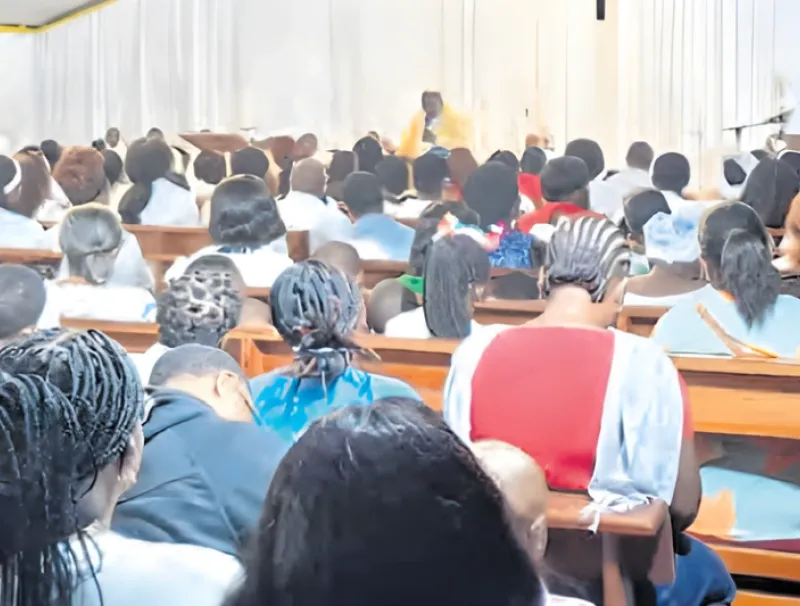 Lors de la messe de la Nativité à l’esplanade de Sainte Marie