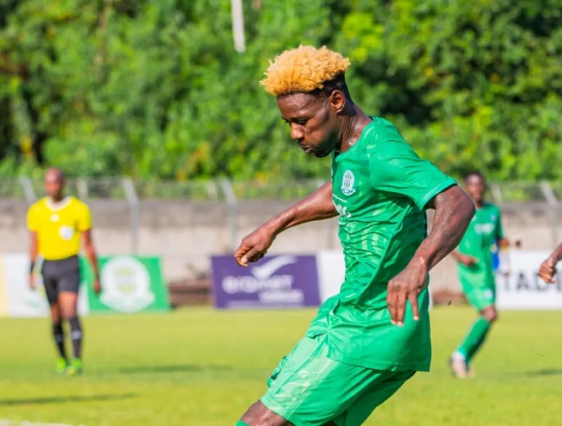 Samson Mbingui, footballeur de Mangasport