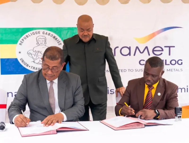 Un moment de la signature des différents engagements entre l’État et Eramet-Comilog
