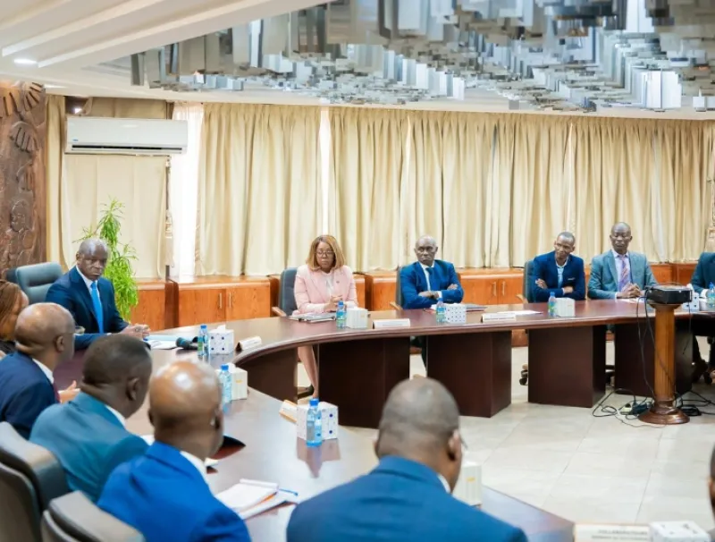 Hermann Immongault, vice-président du gouvernement gabonais et Sos éducation