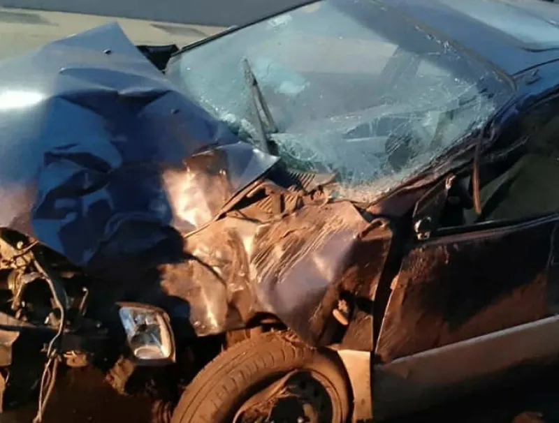 Véhicule accidenté à Moanda