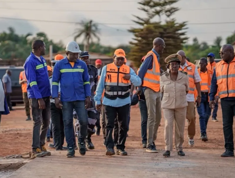 Visite de chantier à Tchibanga