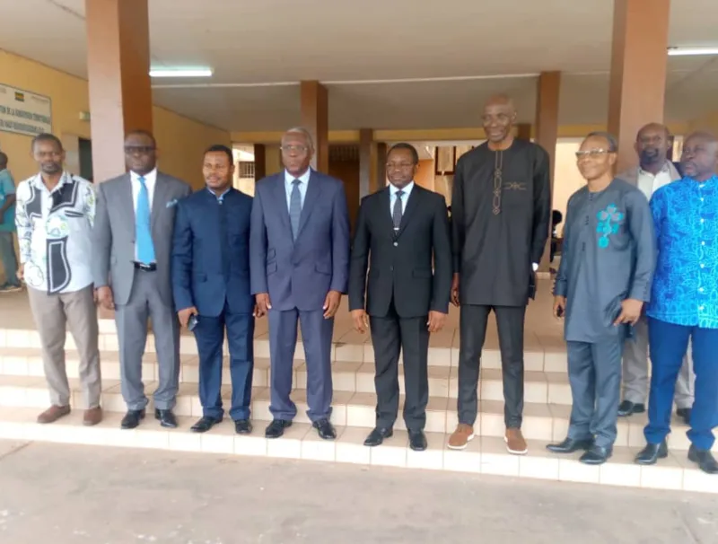 Le président exécutif de l’église des assemblées de Dieu du Gabon (ADG) révérend pasteur Arthur Mba accompagné des pasteurs locaux © Nadège Ontounou/L'Union