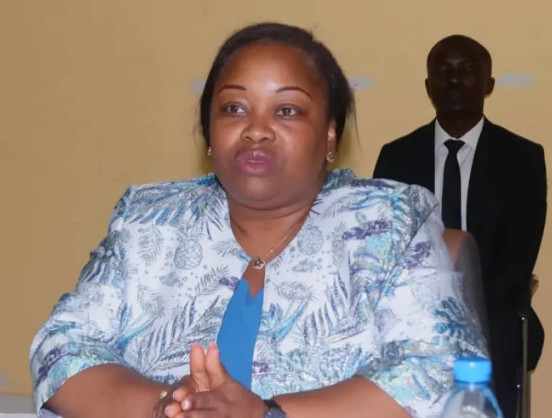 Camelia Ntoutoume-Leclerq, ministre de l'éducation nationale