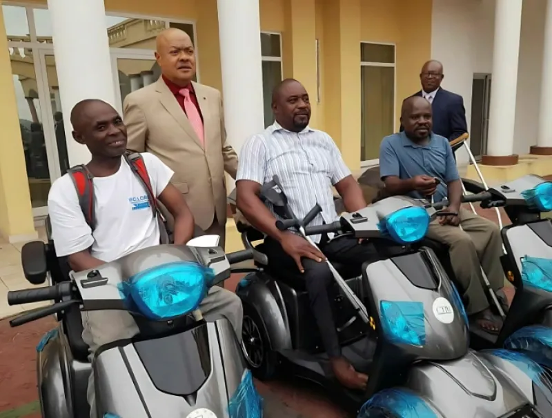 Franceville : des scooters pour des personnes vivant avec un handicap dans le Haut-Ogooué. © Nadège ONTOUNOU