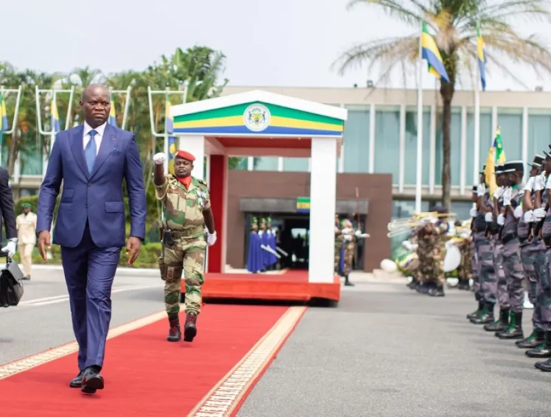 Le président Brice Clotaire Oligui Nguema, hier à son départ pour Washington. © DR