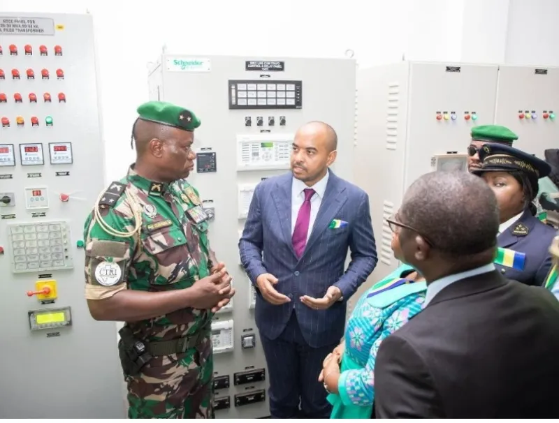 Inauguration de la centrale solaire de pleine-ayeme par le président de la transition. © DR 