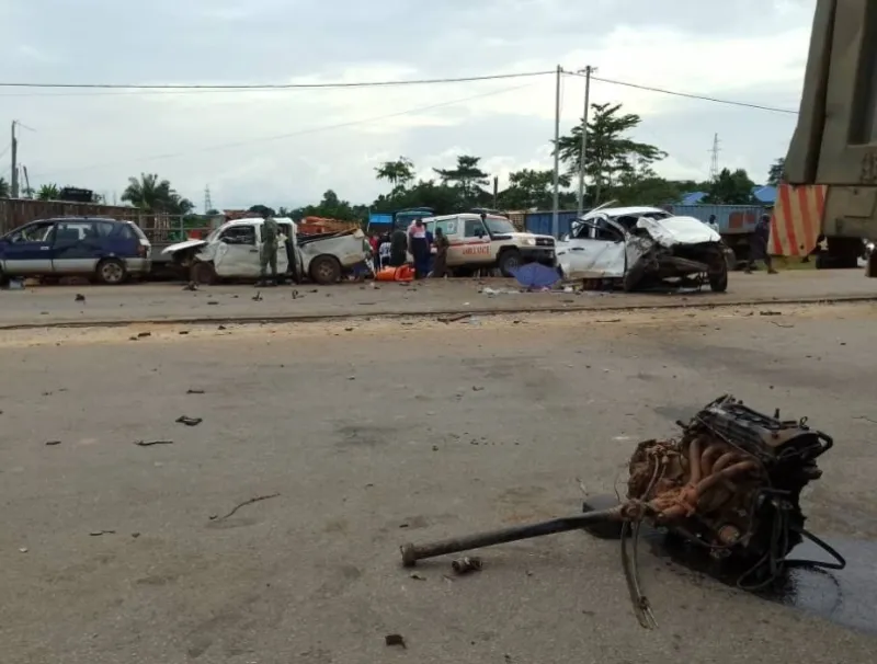 Une collision entre un pick-up et une hyundai. © DR 