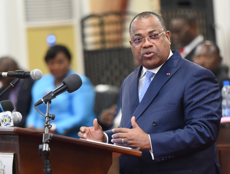 L'ancien Premier Ministre Julien Nkoghe Bekale s'adressant aux  députés à  l'Assemblée Nationale lors du discours de politique général 27/12/2019 © DR