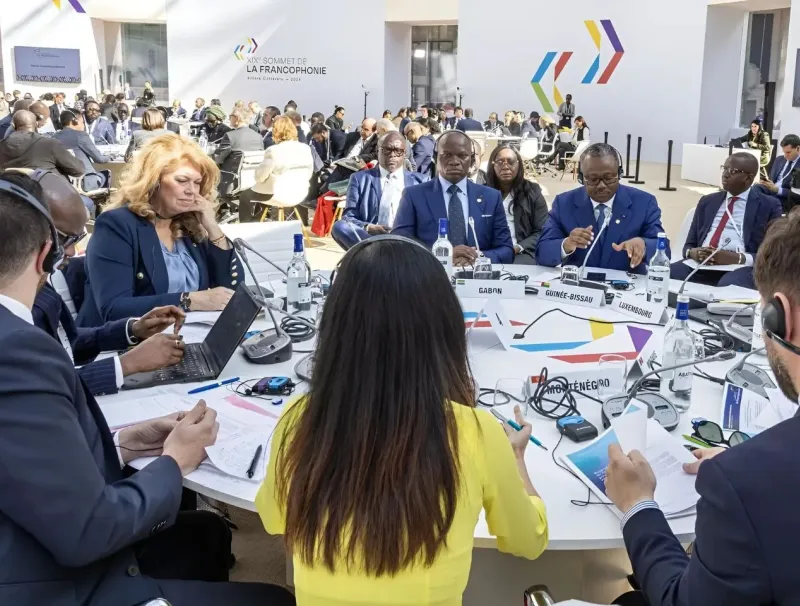 Le président Oligui lors des tables rondes au sommet de la Francophonie © DR