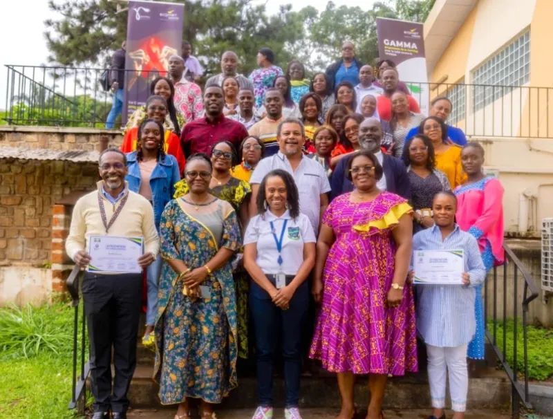 Photo de famille au terme de l'atelier sur le vih/sida. © DR 