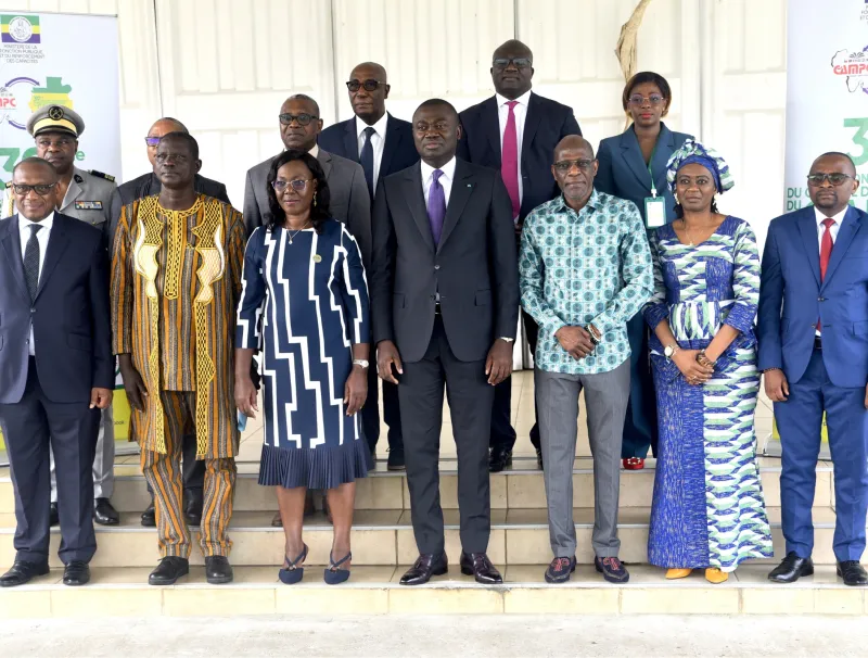 Photo de famille des travaux du Comité de coordination et de gestion. 10 décembre 2024 à Libreville © L'Union