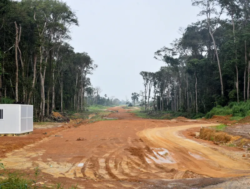  Le chantier de construction de la voie de contournement à Malibe. © L'union