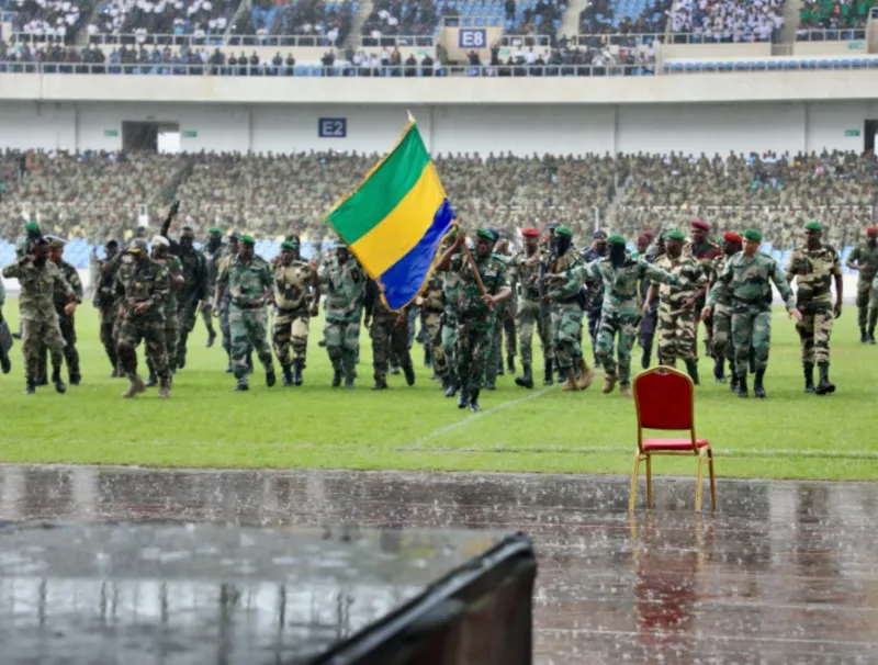 Activité sportive et entretien du couple présidentiel de la Transition avec les forces de défense et sécurité au stade d'Angondjé.