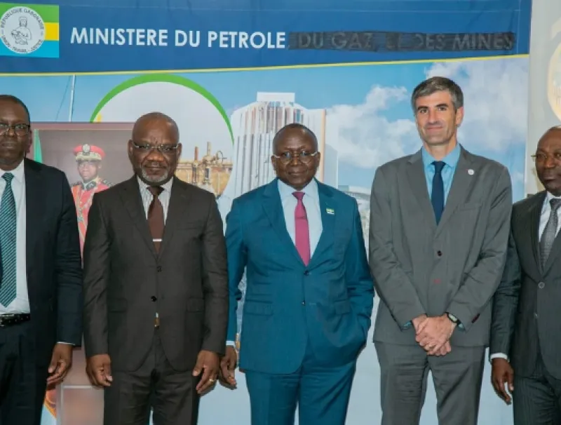 Le ministre du Pétrole, Marcel Abéké accompagné entre autre du du directeur de TotalEnergies lors de la rencontre PID/PIH du 22 novembre 2024 © DR