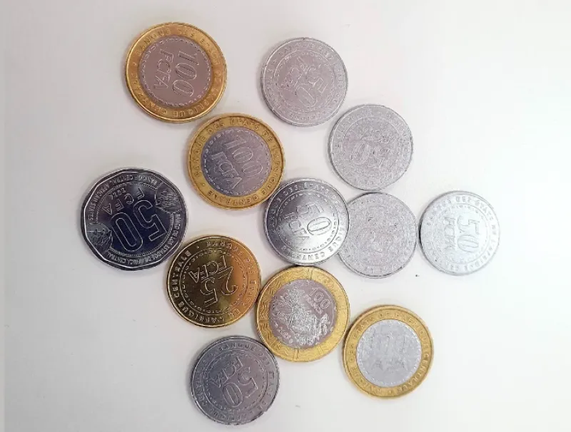 Les pièces de monnaie se font rares à Lambarené.