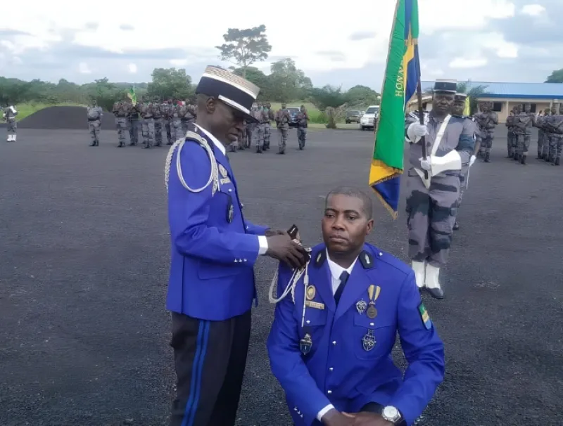 Port de galons à la gendarmerie