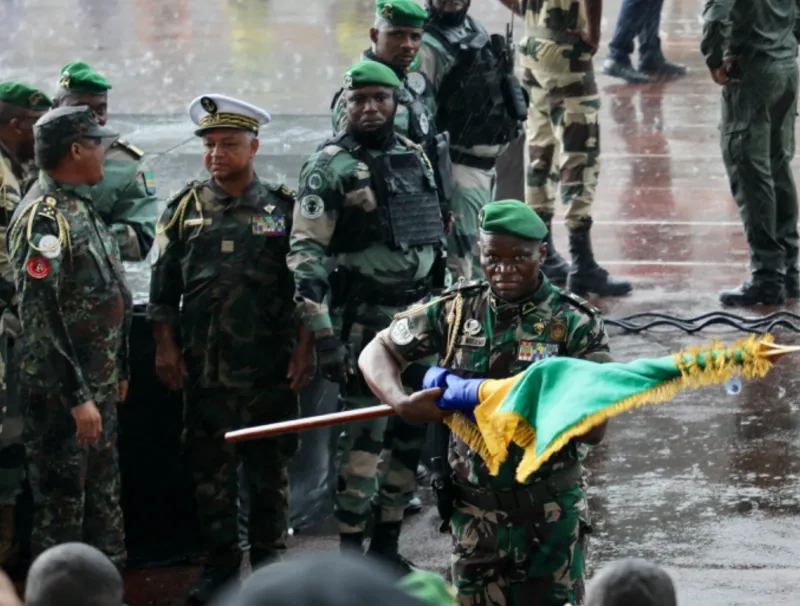 Activité sportive et entretien du couple présidentiel de la Transition avec les forces de défense et sécurité au stade d'Angondjé.