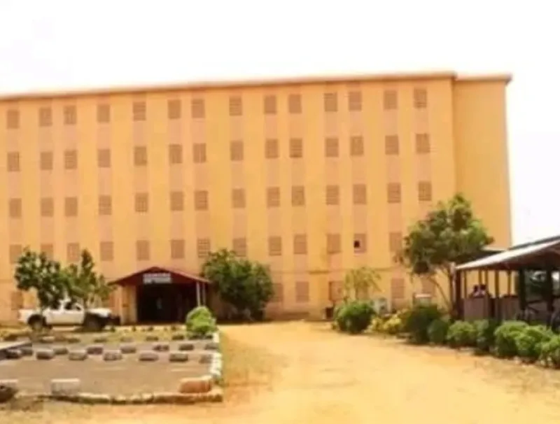 La prison de Yené.